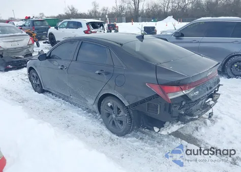 2021 Hyundai Elantra Sel z USA, uszkodzony, nr VIN 5NPLM4AG4MH008597